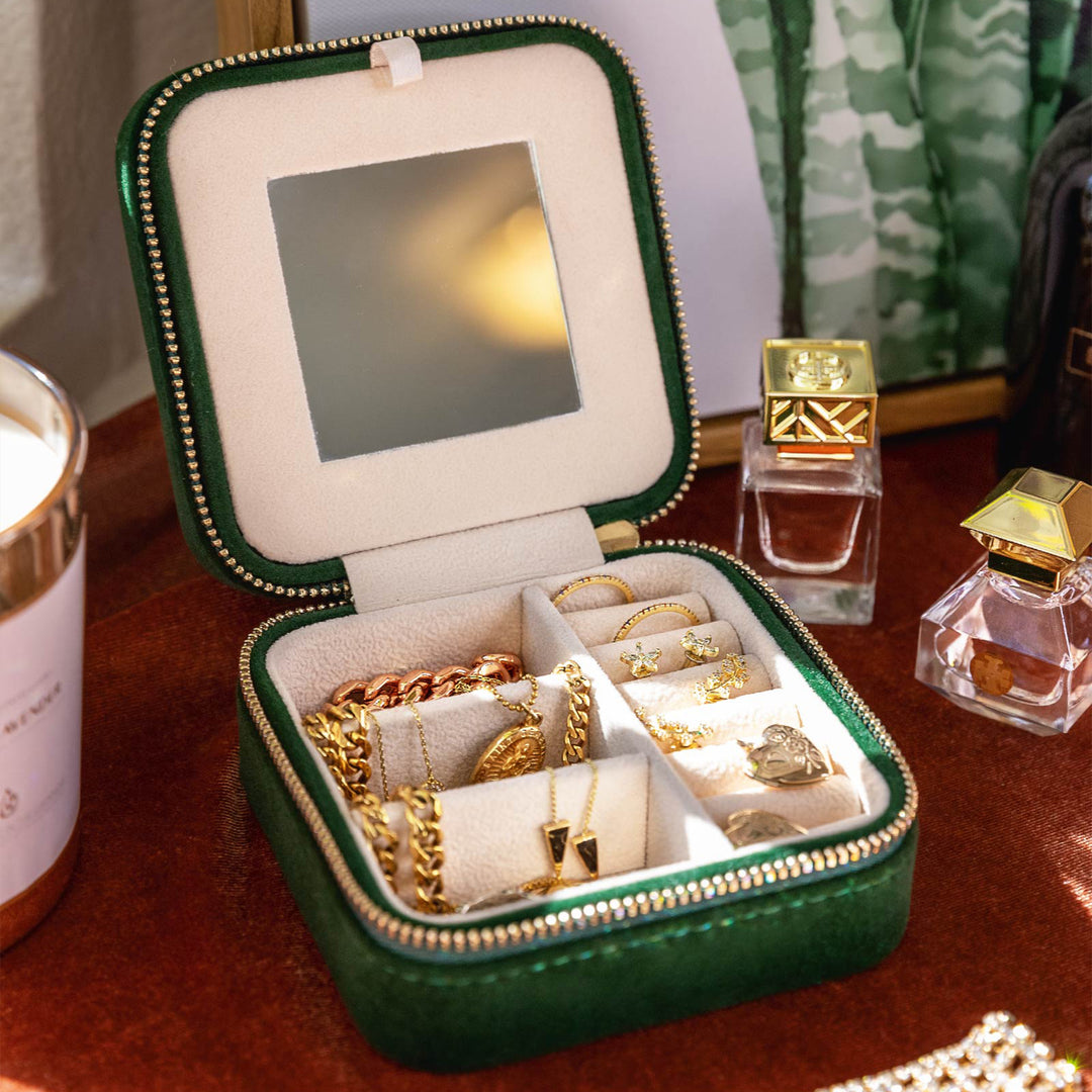 Benevolence La Plush Velvet Square Travel Jewelry Box with Mirror- Emerald