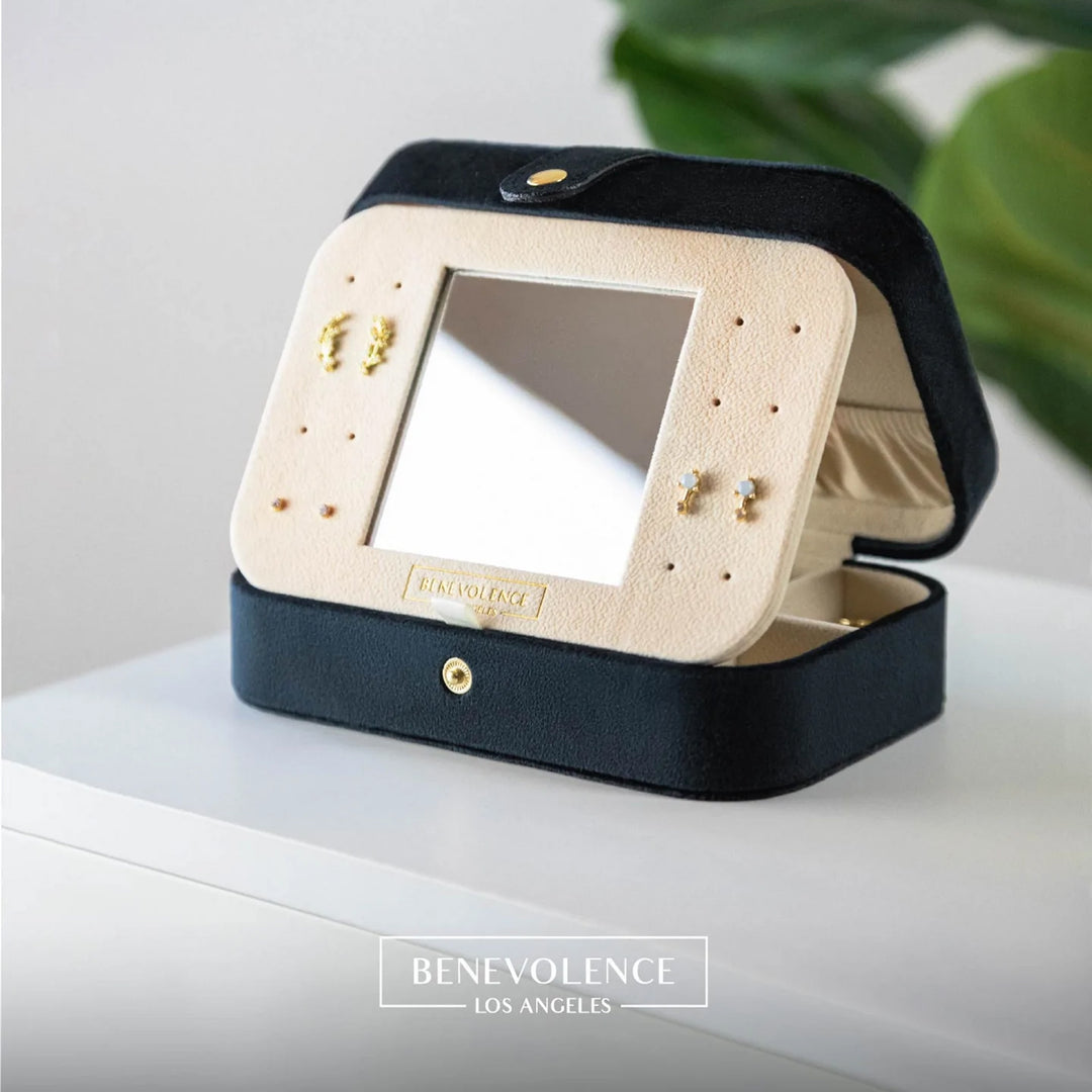 Benevolence LA Plush Velvet Square Travel Jewelry Box with Mirror- Emerald